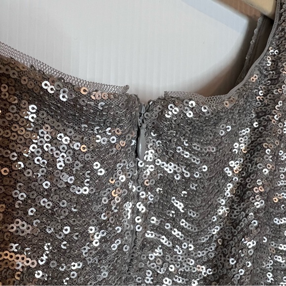 NWT ADRIANNA PAPELL Wave Sequin Draped Gown. Size 12 - Picture 9 of 14